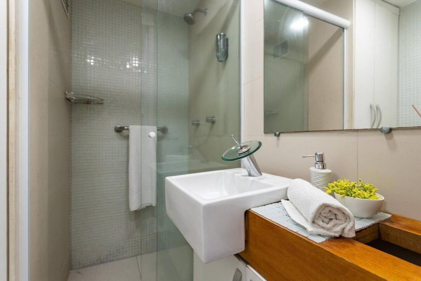 Lindo Ap Frente Ao Mar Da Barra! Apartamento Rio de Janeiro